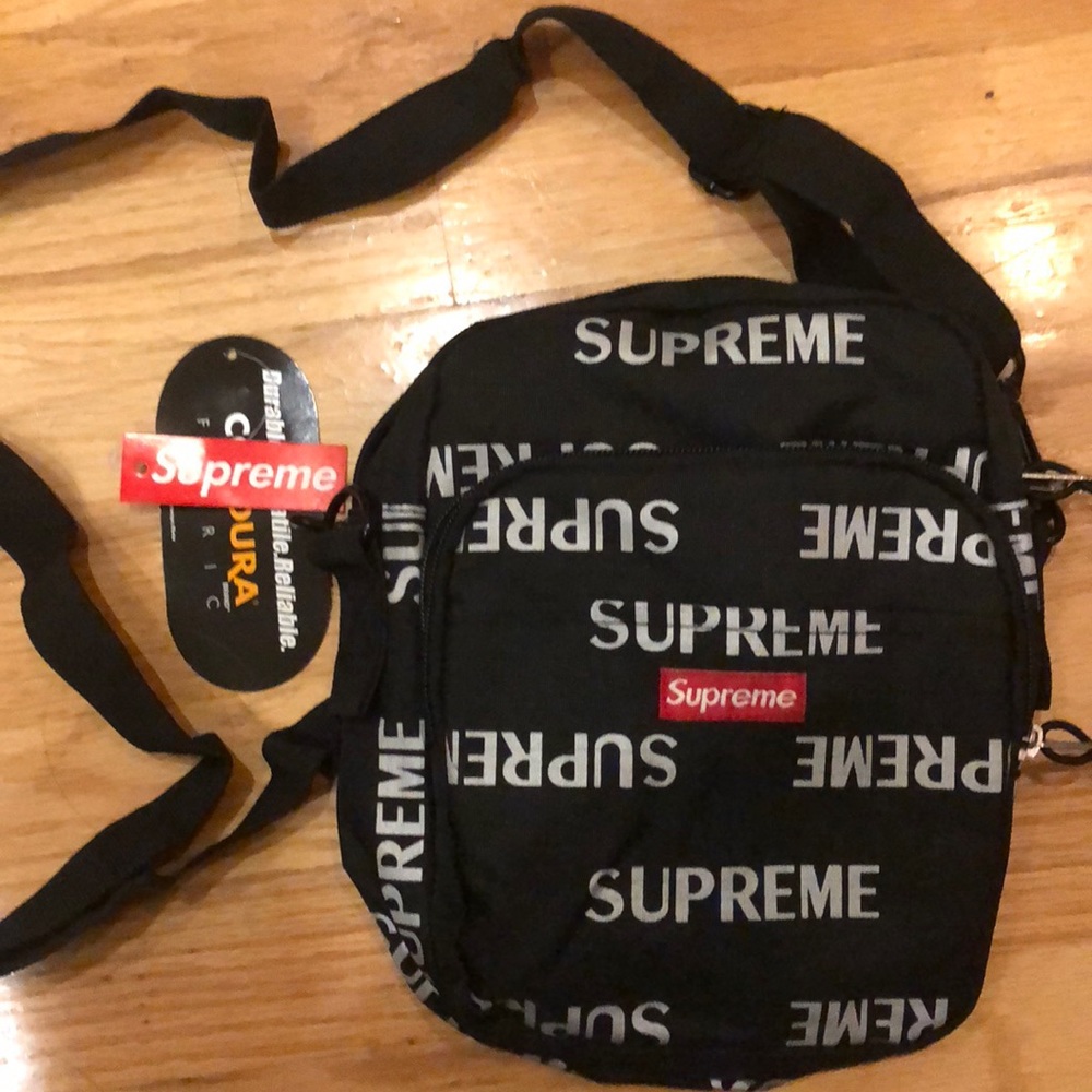 Supreme 3M shoulder bag
